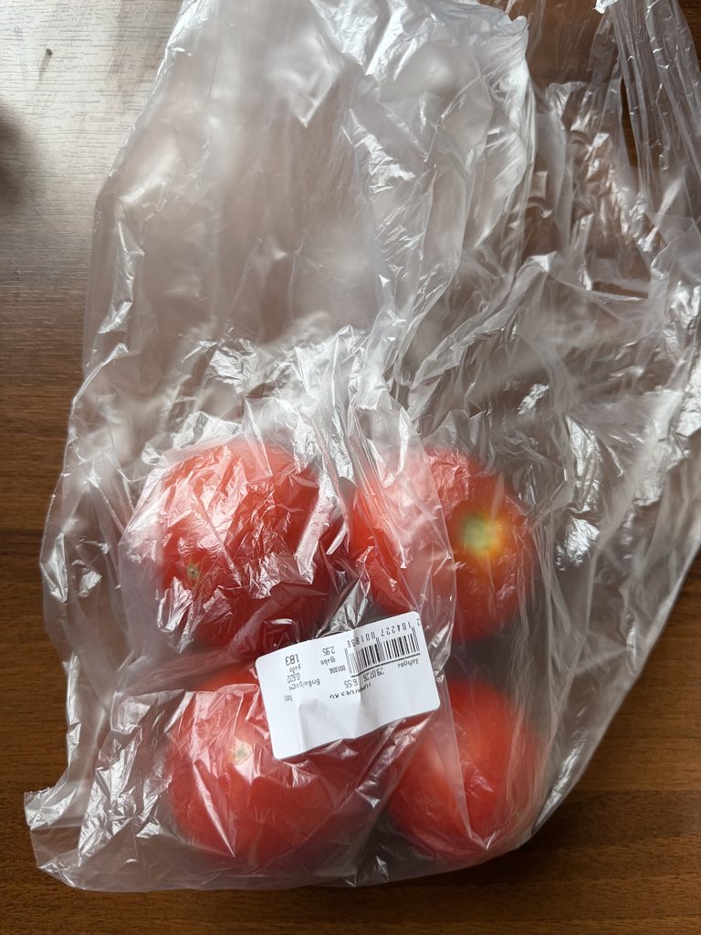 カルフールで買ったトマト