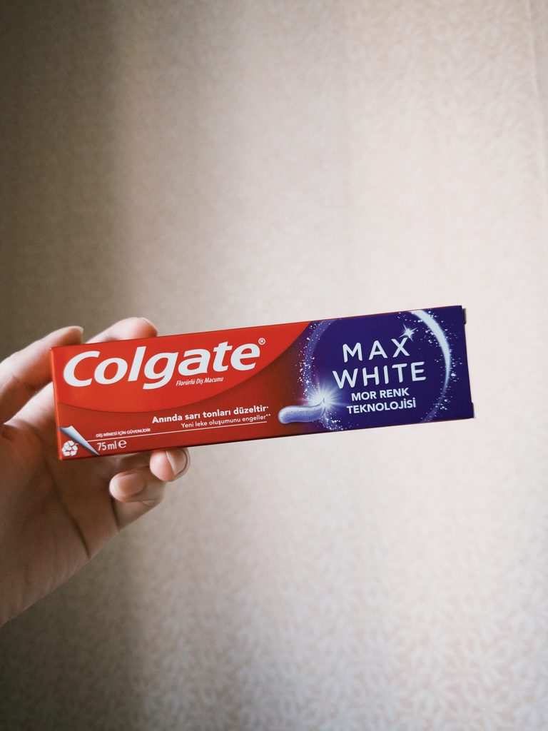 colgate max white
